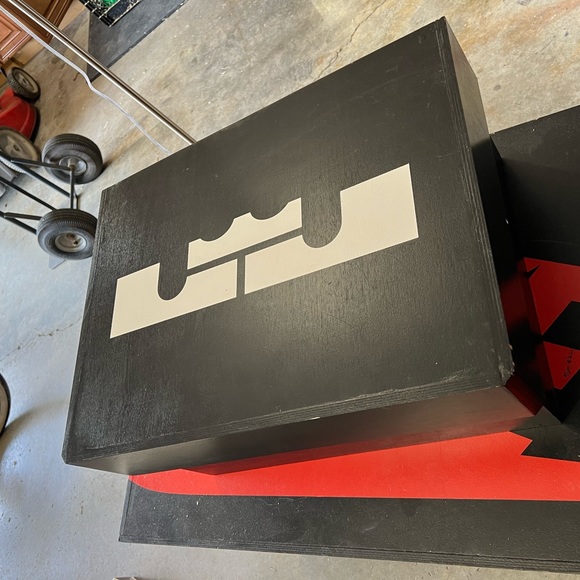CUSTOM LEBRON JAMES STORAGE BOX